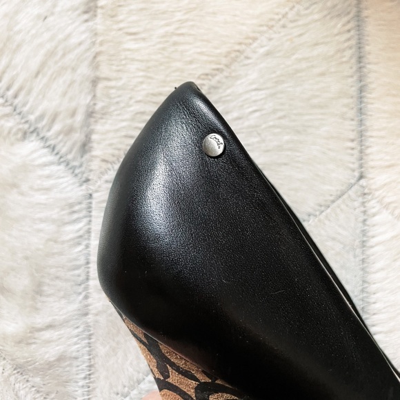 Authentic COACH black leather logo heels Size 6M - Picture 3 of 7